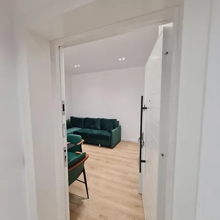 Am Luxury ティラナ